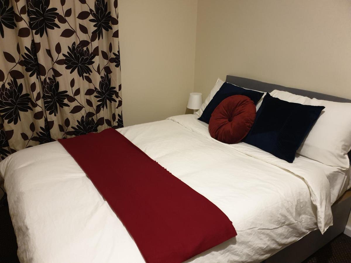 2 Bedroom Lovely Apartment In Woolwich ลอนดอน ภายนอก รูปภาพ