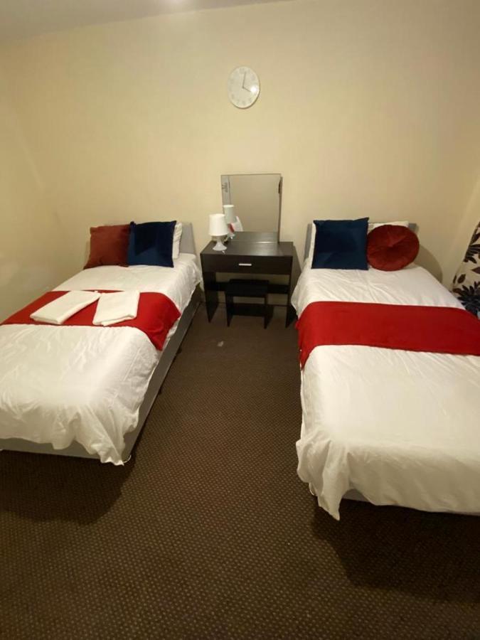 2 Bedroom Lovely Apartment In Woolwich ลอนดอน ภายนอก รูปภาพ